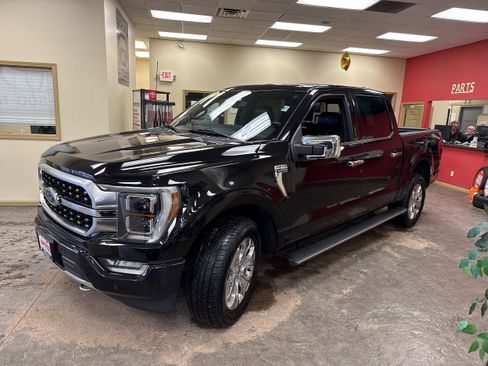 Used 2023 Ford F150 Platinum image 3
