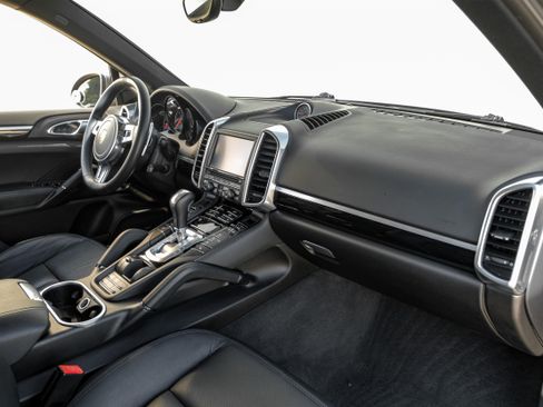 Used 2014 Porsche Cayenne image 12
