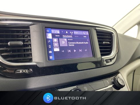 Used 2023 Chrysler Voyager LX FWD image 2