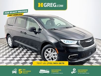 Used 2023 Chrysler Pacifica Touring
