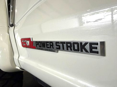 Used 2025 Ford F450 Platinum w/ Platinum Plus Package image 12