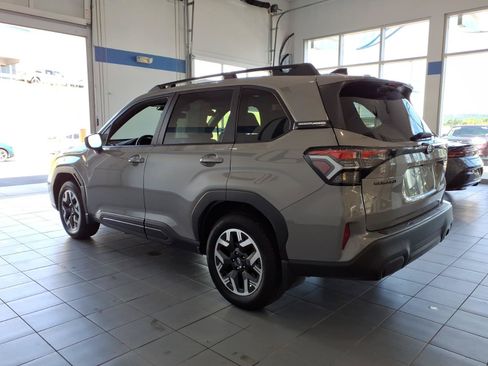 Used 2026 Subaru Forester Premium AWD/4WD image 6