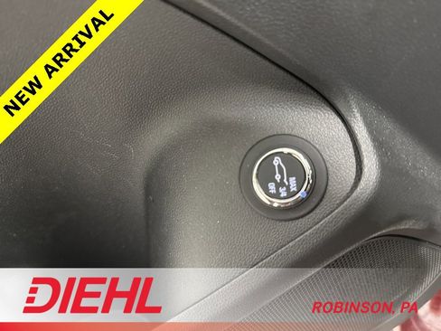 Used 2025 Chevrolet TrailBlazer RS w/ Convenience Package image 22