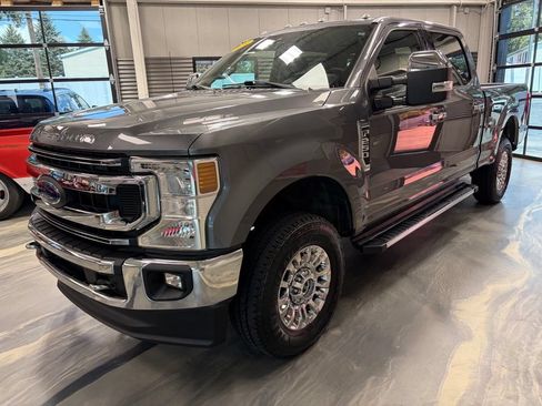 Used 2021 Ford F250 XLT w/ XLT Premium Package AWD/4WD image 39
