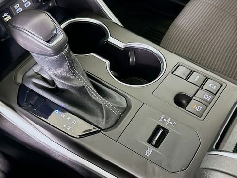 Certified 2024 Toyota Highlander LE image 19