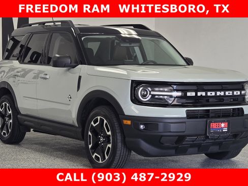 Used 2021 Ford Bronco Sport Outer Banks image 2