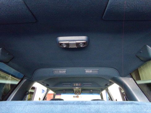 Used 1994 Chevrolet Suburban 4WD image 51