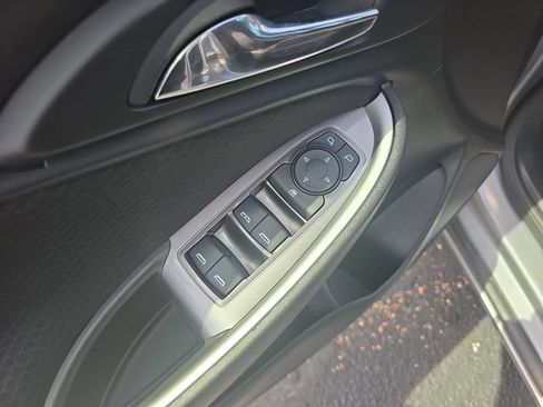 Used 2025 Chevrolet Malibu LT FWD image 13