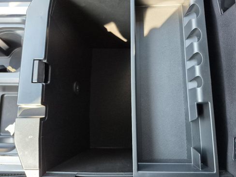 New 2025 Ford F250 Lariat w/ Black Appearance Package image 39