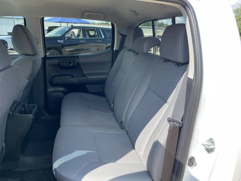 Used 2022 Toyota Tacoma SR AWD/4WD image 13