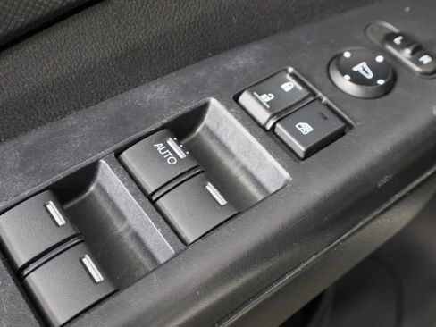 Used 2016 Honda CR-V LX image 18