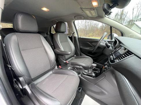 Certified 2021 Buick Encore Preferred image 11