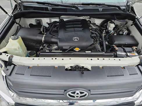 Used 2014 Toyota Tundra SR5 w/ SR5 Upgrade Package AWD/4WD image 15