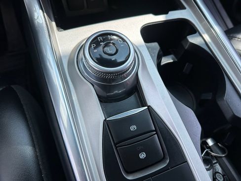 Used 2023 Ford Explorer Platinum w/ Technology Package AWD/4WD image 27