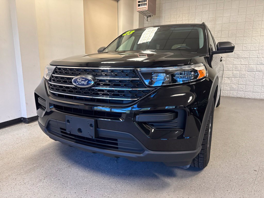 Used 2023 Ford Explorer XLT w/ Class IV Trailer Tow Package AWD/4WD image 34