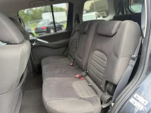 Used 2010 Nissan Pathfinder SE AWD/4WD image 18