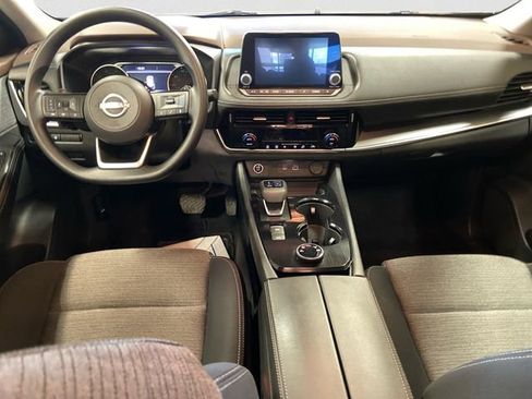 Used 2022 Nissan Rogue SV image 11