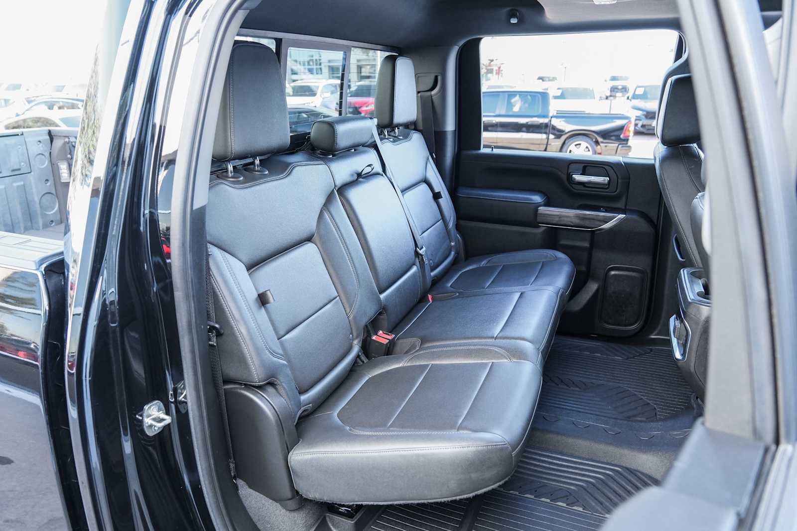 Used 2022 Chevrolet Silverado 2500 LTZ w/ LTZ Plus Package AWD/4WD image 33
