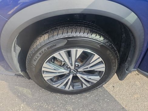 Used 2023 Nissan Rogue SV image 31