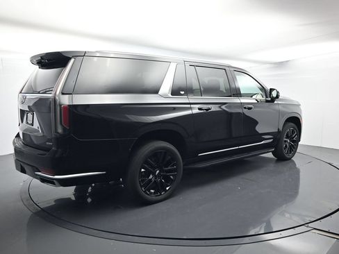 Used 2024 Cadillac Escalade ESV Premium Luxury RWD image 15