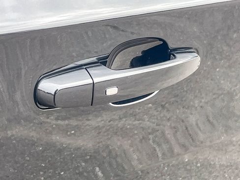 Used 2022 Chevrolet Traverse LT w/ LPO, Floor Liner Package image 13