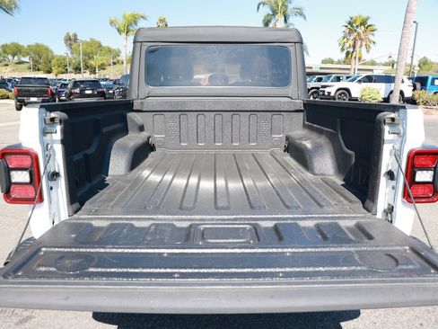Used 2021 Jeep Gladiator Rubicon AWD/4WD image 40