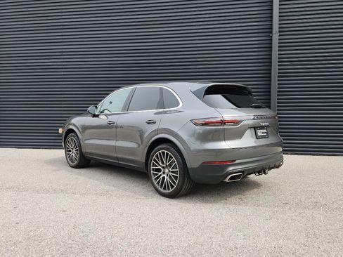 Used 2019 Porsche Cayenne Base image 3