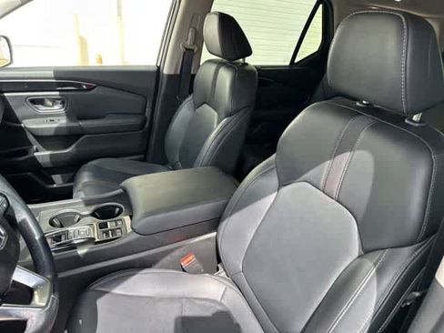 Used 2023 Honda Pilot Touring image 4