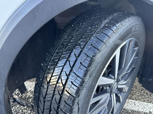 Used 2021 Nissan Kicks SR w/ SR Premium Package image 9