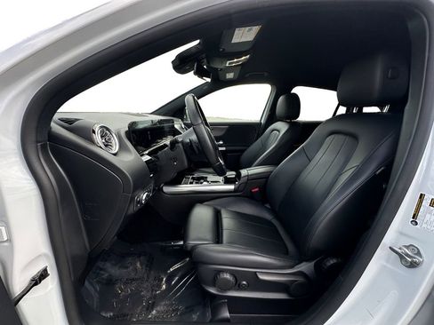 Used 2022 Mercedes-Benz GLA 250 4MATIC w/ Premium Package Lite image 9