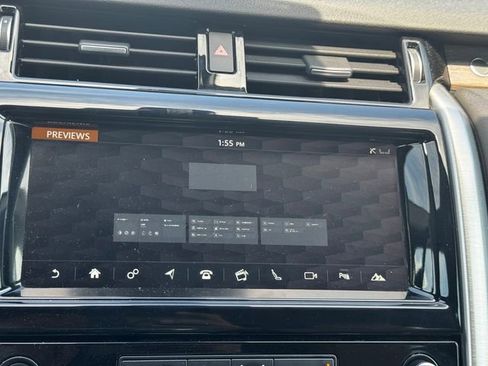 Used 2017 Land Rover Discovery HSE AWD/4WD image 30