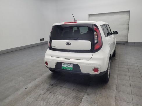 Used 2019 Kia Soul + image 9