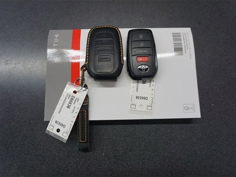 Used 2023 Toyota Tundra Limited image 19