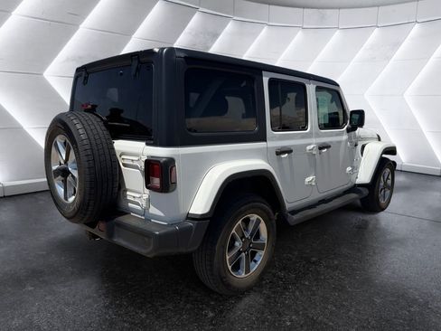 Used 2023 Jeep Wrangler Unlimited Sahara w/ Cold Weather Group AWD/4WD image 4