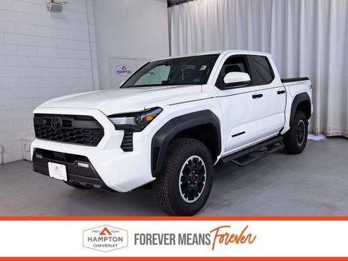 Used 2024 Toyota Tacoma TRD Off-Road AWD/4WD image 1