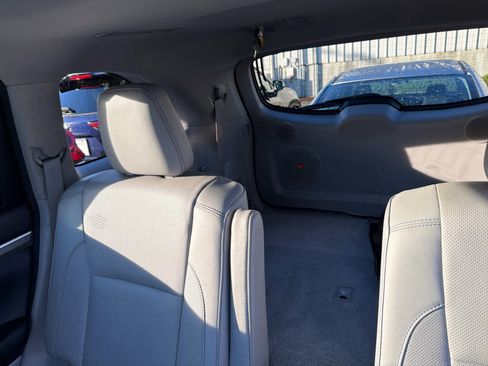 Used 2017 Toyota Highlander Limited Platinum image 21