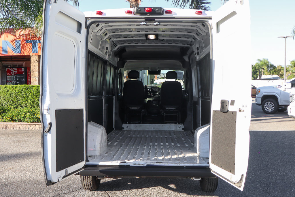 Used 2025 RAM ProMaster 2500 w/ Convenience Group FWD image 8