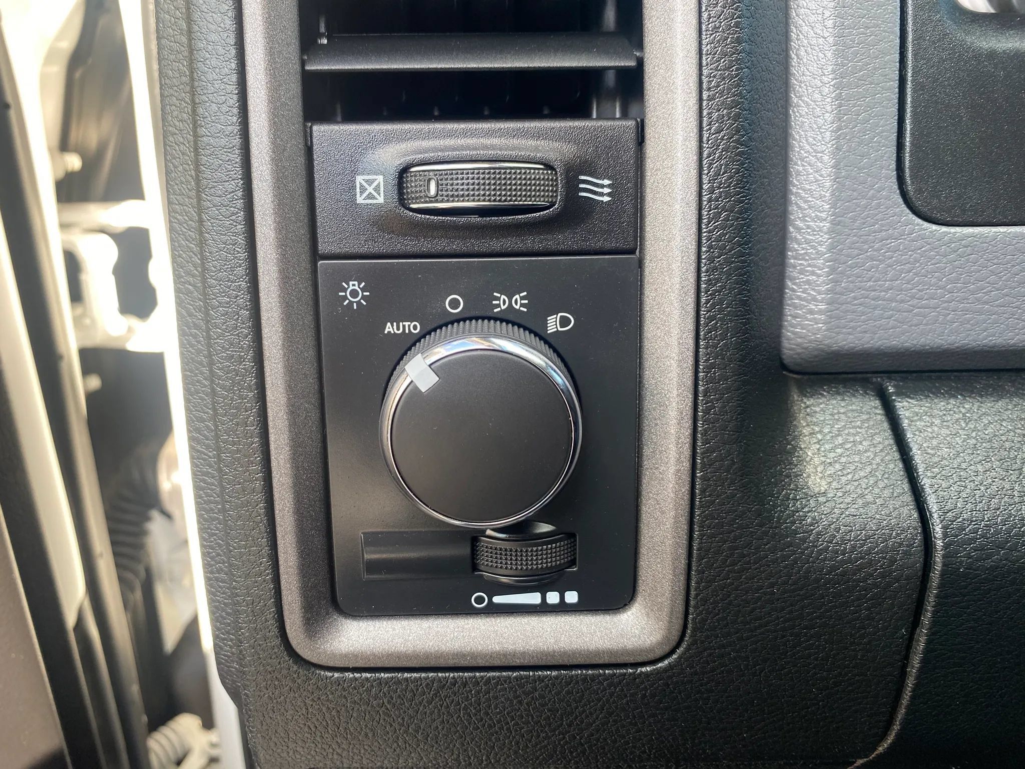 Used 2016 RAM 4500 Tradesman RWD image 18