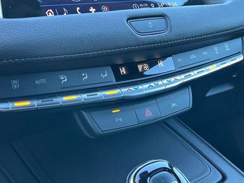 Used 2023 Cadillac XT4 Premium Luxury image 18