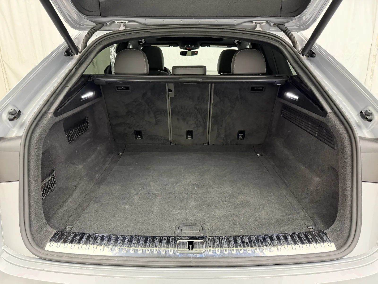 Used 2019 Audi Q8 Prestige AWD/4WD image 42