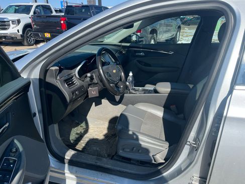 Used 2014 Chevrolet Impala LT image 8