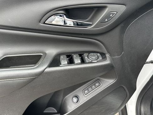 Used 2024 Chevrolet Equinox Premier AWD/4WD image 43