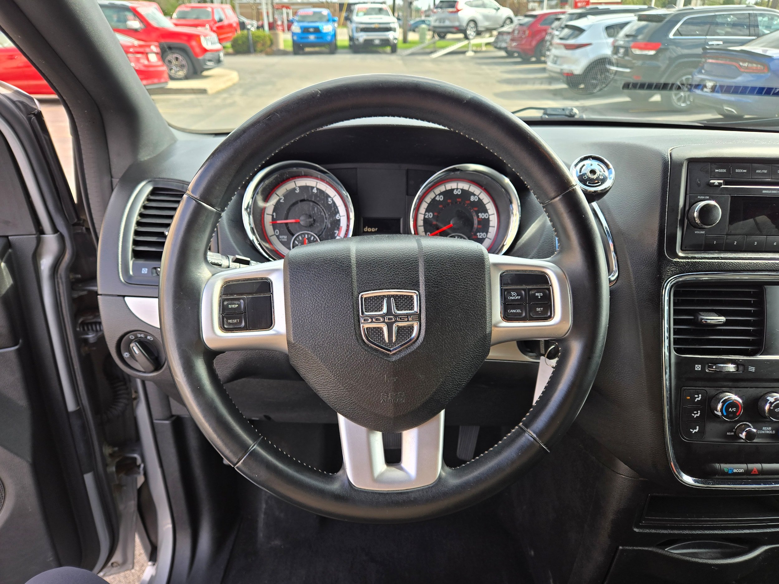 Used 2014 Dodge Grand Caravan SE w/ Quick Order Package 29E SE FWD image 6