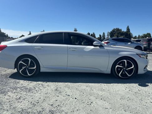 Used 2019 Honda Accord Sport image 9