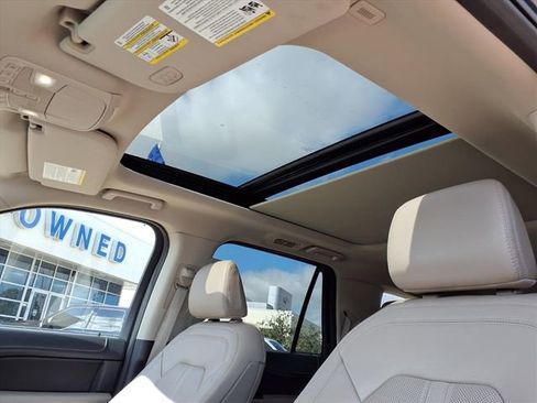 Used 2024 Ford Expedition Limited image 16