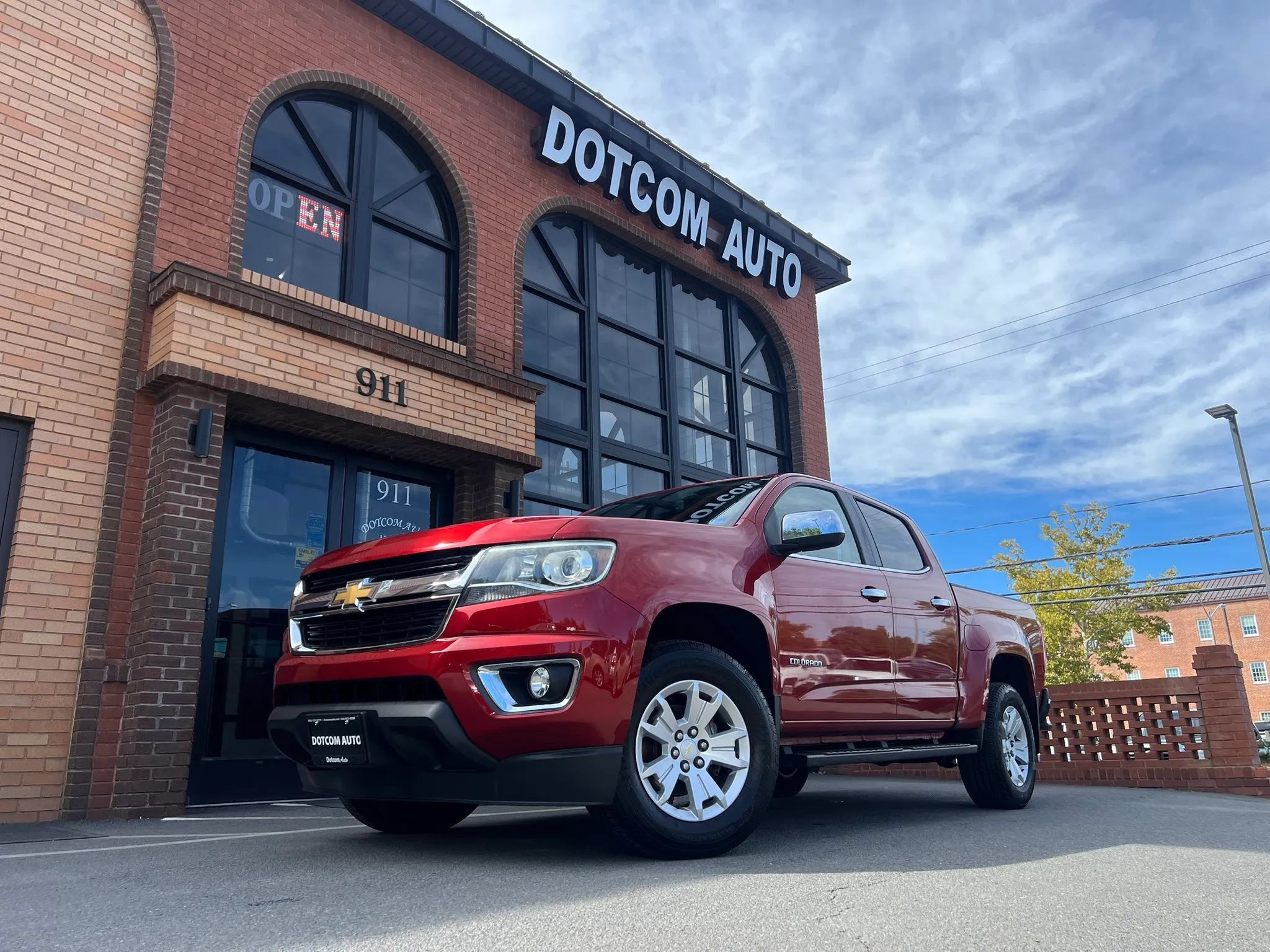 Used 2015 Chevrolet Colorado LT w/ Luxury Package RWD image 3
