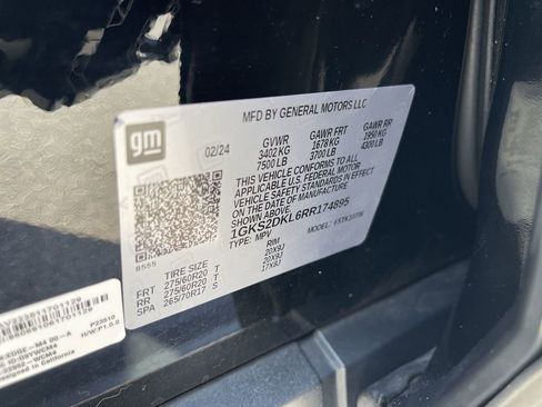 Used 2024 GMC Yukon Denali w/ Advanced Technology Package AWD/4WD image 35