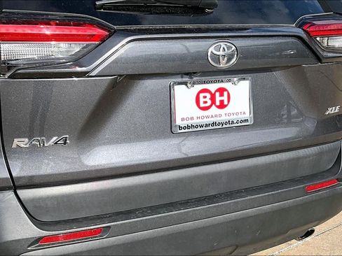 Used 2022 Toyota RAV4 XLE Premium image 30