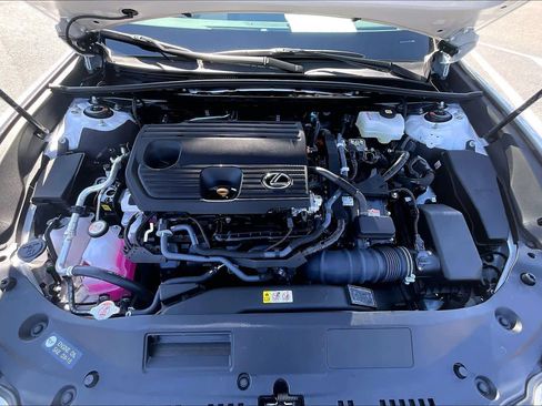 Used 2025 Lexus ES 300h w/ Premium Package image 31