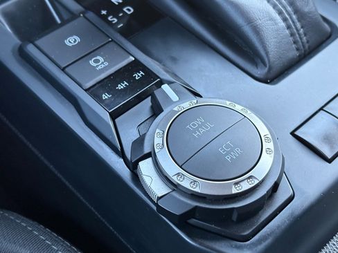 Used 2025 Toyota Tacoma SR5 image 23